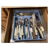 Silver-toned cutlery