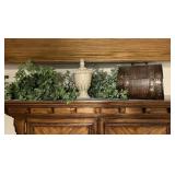 Assorted Greenery and Dï¿½cor