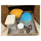 Glass & Plastic Bowls,Strainer,Paper Towel Holder