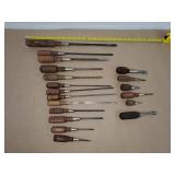 19 - Buffalo Wood Handle Screwdrivers