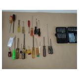 21-Screwdrivers & Interchangeable Screwdriver Head