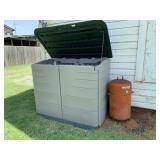 Rubbermaid outdoor storage cabinet