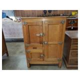 Belknap Commander - Oak icebox