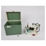 Singer 221K Sewing Machine w/ Case