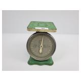 Vintage Kitchen Scale