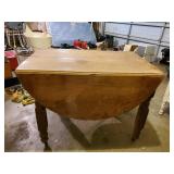 Drop leaf table