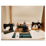 Vintage Casige toy sewing machine - 7"