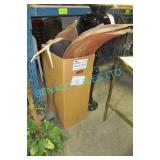 LOT, BOX LACQUERED DRIED XL PALM LEAVES