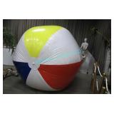 LOT, 6 BEACH BALLS (2 GIANT + 2 SMALL)