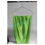 LOT, 9PCS LIME GREEN SATIN 132"D ROUND LINENS