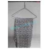 LOT, 19PCS, SILVER WILHEMINA 132"D ROUND LINENS