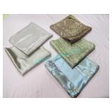 LOT, APRX 55PCS ASST PANDORA & MOCHA GOLD NAPKINS