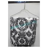 LOT, 11PCS, BLACK & WHITE DAMASK 90"x156" LINENS