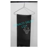 LOT, 40PCS BLK & SILV. DAMASK 132" ROUND LINENS