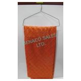 LOT, 38PCS, FIRE PINTUCK 132"D ROUND LINENS