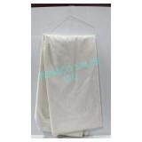 LOT, 39PCS, CRYSTAL DAMASK 132"D ROUND LINENS