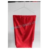 LOT, 21PCS, VALENTINE RED 132"D ROUND LINENS