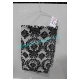 LOT, 60 PCS, WHITE + BLACK DAMASK TABLE RUNNER