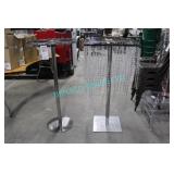 LOT, 1 ROUND + 1 SQUARE CRYSTAL TOWERS