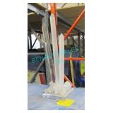 LOT, 13X, AS-IS ACRYLIC CRYSTAL-LIKE CENTERPIECES