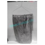 LOT, 30PCS SILVER ROSE OVERLAY 132"D ROUND LINENS