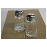 LOT, 4DOZ. GLASS SALT & PEPPER SHAKERS