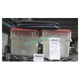 LOT, 2X 6L PLASTIC MEASURING CONT. W/ LIDS