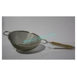 LOT, 7 PCS, 10" METAL STRAINERS W/ WOOD HANDLES