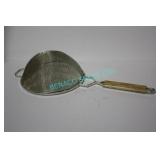 LOT, 7 PCS, 10" METAL STRAINERS W/ WOOD HANDLES