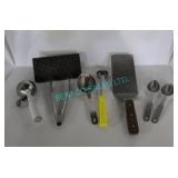 LOT, BIN OF ASST. KITCHEN UTENSILS