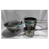 LOT, 3X POTS, 2X ASST. STRAINERS + 10X S/S BOWLS