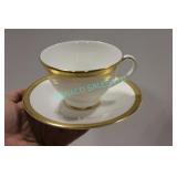 LOT,59 PCS ROYAL DOULTON TEA CUPS + 43X 6" SAUCERS