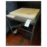 1X, 30" x 30" CUTTING TABLE