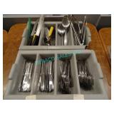 LOT, 60X FORKS + 60X KNIVES & MISC UTENSILS