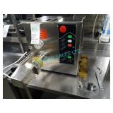 1X ITALGI ESTRO PASTA MACHINE W/ 6 DIES &2 BLADES