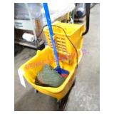 1X, GLOBE PORTA MOP BUCKET W/ MOP