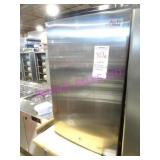 1X, 19.5"X33"T ARCTIC KING 1DR U/C FREEZER NOTES