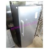 1X, 23.5"X64"T VISSANI 1DR DOMESTIC COOLER NOTE