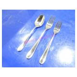 LOT, 1 WOOD CUTLERY TRAY (158PC) MATCHING CUTLERY