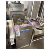 1X, PITCO 40C+ 40LB NAT GAS FRYER