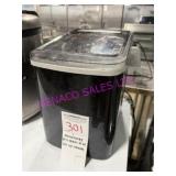 1X, FRIGIDAIRE T/T ICE MAKER