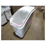 1X, RUBBERMAID PORTA INGREDIENT BIN W/ LID