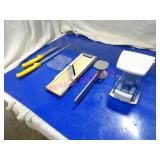LOT, 1 BIN ASST KITCHEN SUPPLIES  NOTES!