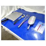 LOT, 1 BOX ASST KITCHEN SUPPLIES  NOTES!