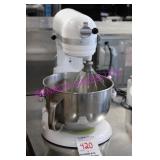 KITCHEN AID MIXER PRO 600 6QT W/ WHISK ATTACHMENT