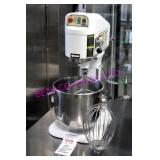 1X, GLOBE SP8 8QT MIXER W/ WHISK+PADDLE ATTACHMENT