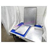 LOT, 25PCS ASST SIZE BAKE TRAYS  NOTES!