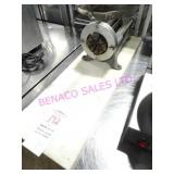 1X, SHAVER S/S T/T 8 SLICE CUTTER ON CUT BOARD
