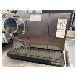 1X, NESPRESSO MOMENTO 120 POD COFFEE MACHINE