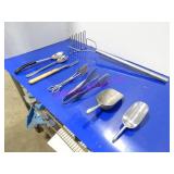 LOT, 1 BIN ASST KITCHEN SUPPLIES  NOTES!
